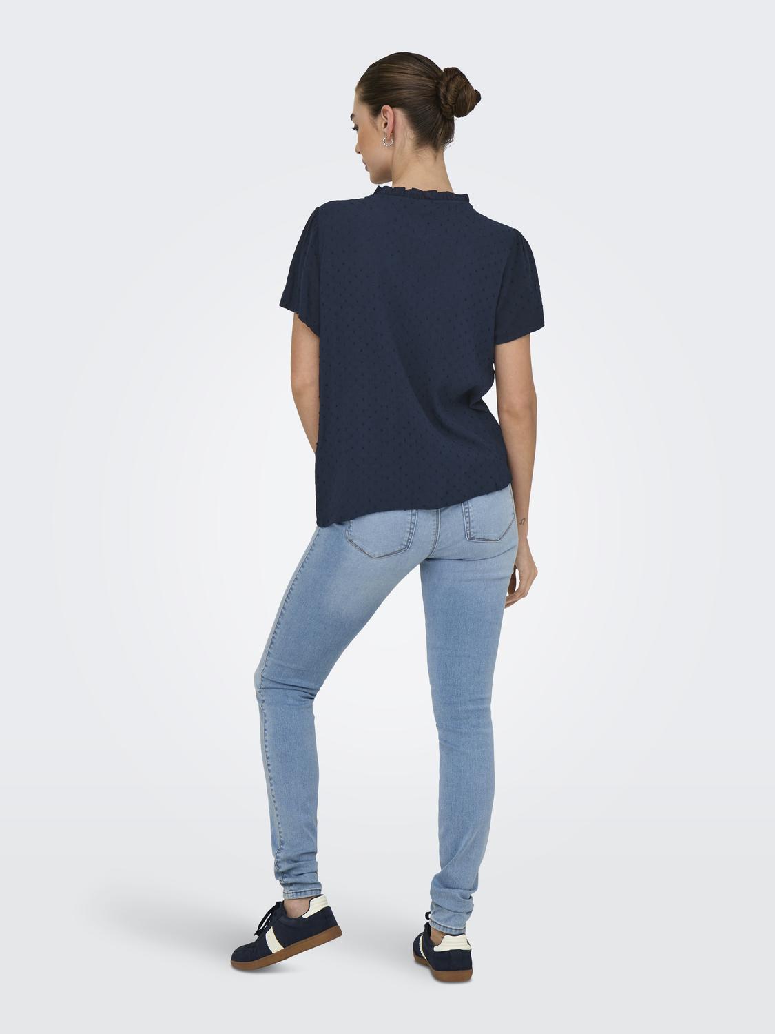 model_shot-back